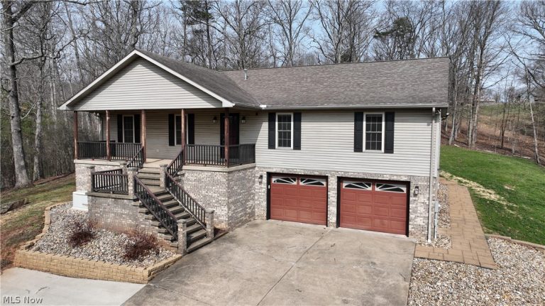1950 Sams Creek Road, Mineral Wells, WV - Photo 3