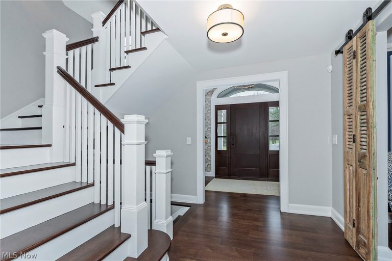 449 Main Street, Chagrin Falls, OH - Photo 2