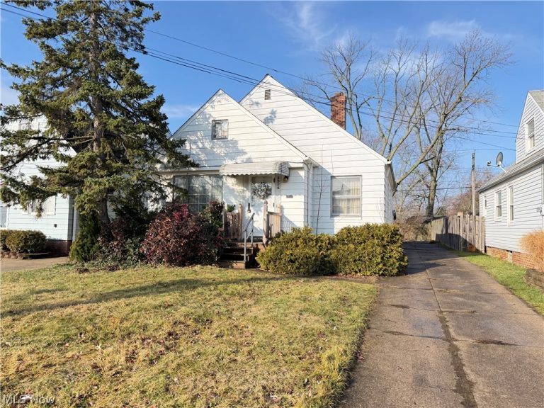 6526 Westminster Drive, Parma, OH - Photo 2