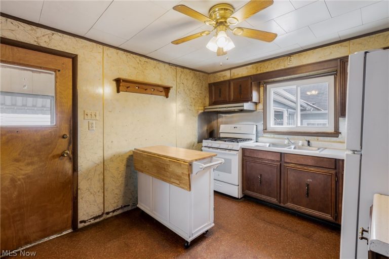 334 4th Street, Dover, OH - Photo 4