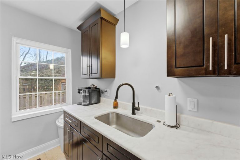 6491 Seminole Trail, Mentor, OH - Photo 5