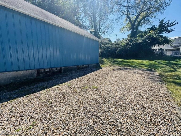 1365 Sharon (rear) Avenue, Zanesville, OH - Photo 4