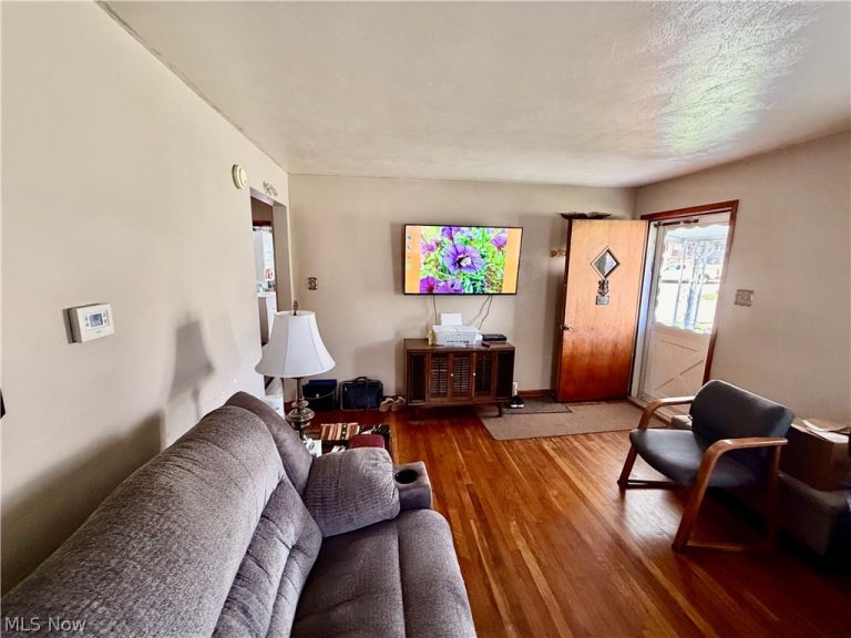 3922 Hanlin Way, Weirton, WV - Photo 2