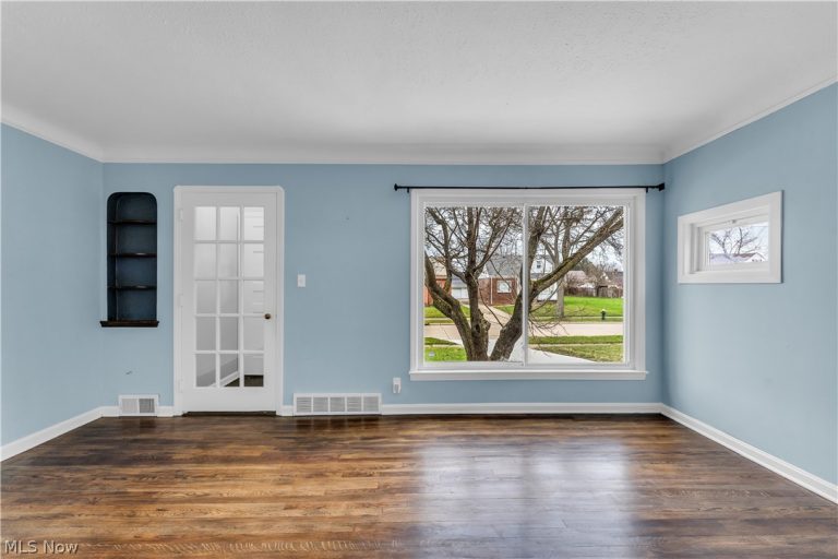 4186 Lambert Road, South Euclid, OH - Photo 4