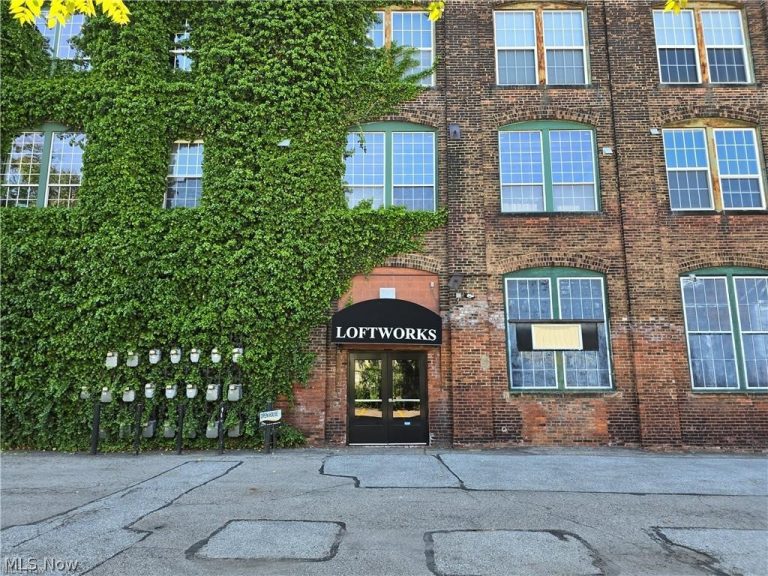 1667 40th Street, Cleveland, OH - Photo 4