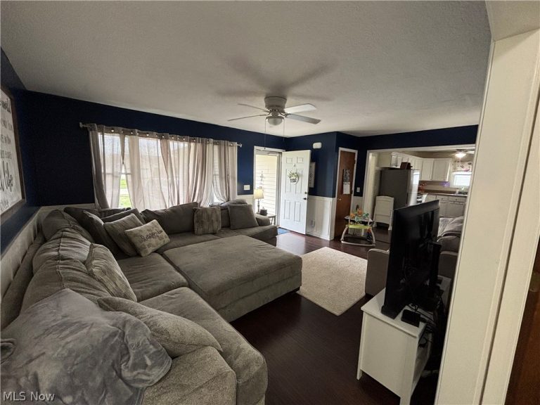544 Bayberry Drive, Elyria, OH - Photo 8