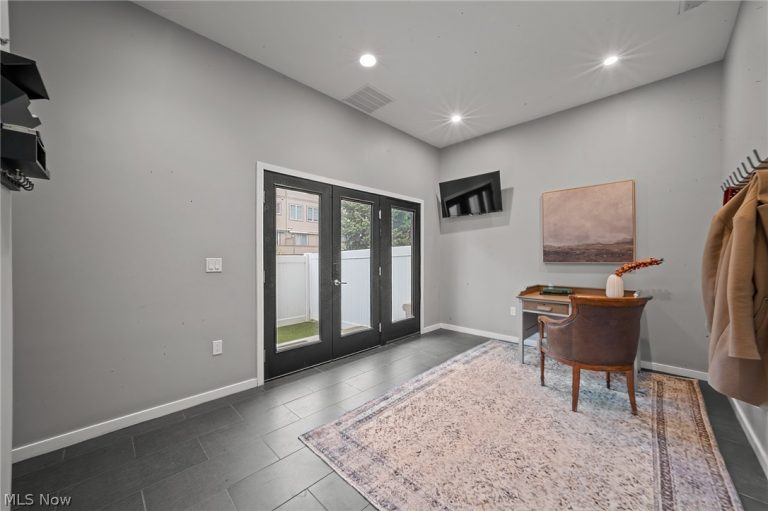 3114 Vine Court, Cleveland, OH - Photo 4