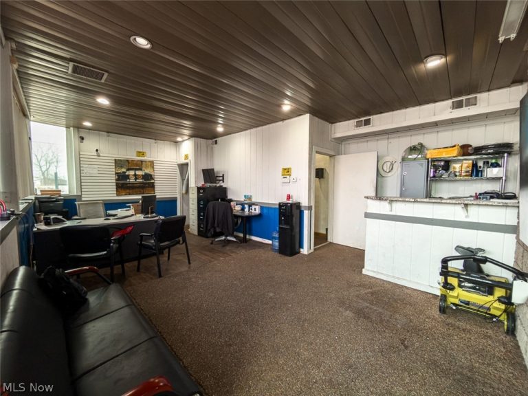 2203 Navarre Road, Canton, OH - Photo 5