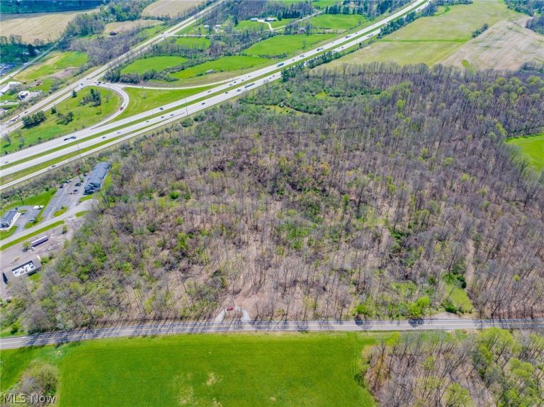 105 Hanley Road, Mansfield, OH - Photo 2