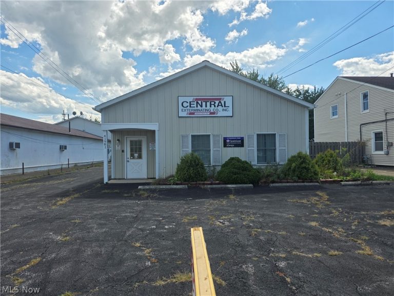 41981 Ridge Road, Elyria, OH - Photo 4