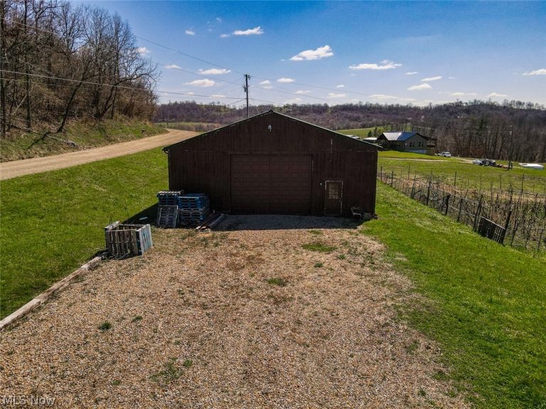 6880 Shaver Road, Blue Rock, OH - Photo 5