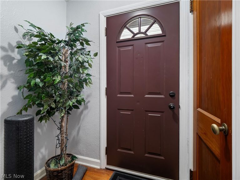 4423 Grantwood Drive, Parma, OH - Photo 8