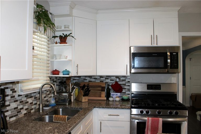 1936 Revere Road, Cleveland Heights, OH - Photo 3