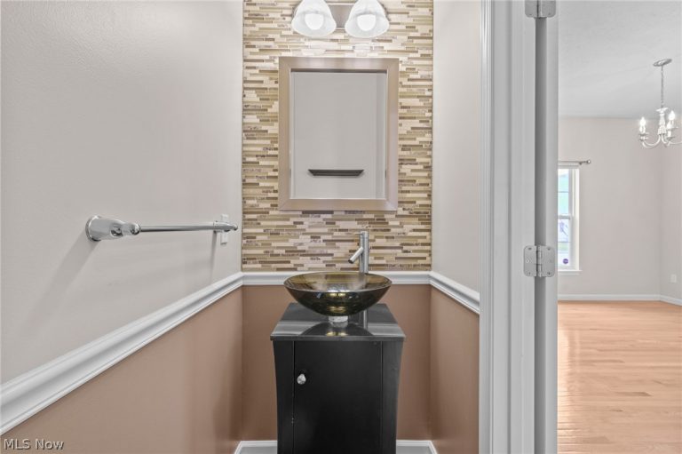 159 Stone Ridge Way, Berea, OH - Photo 8