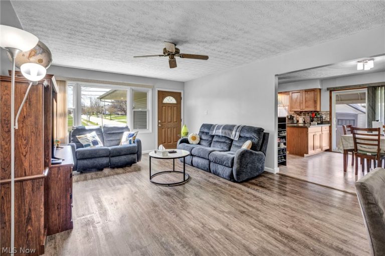 2805 Shelburn Avenue, Akron, OH - Photo 4