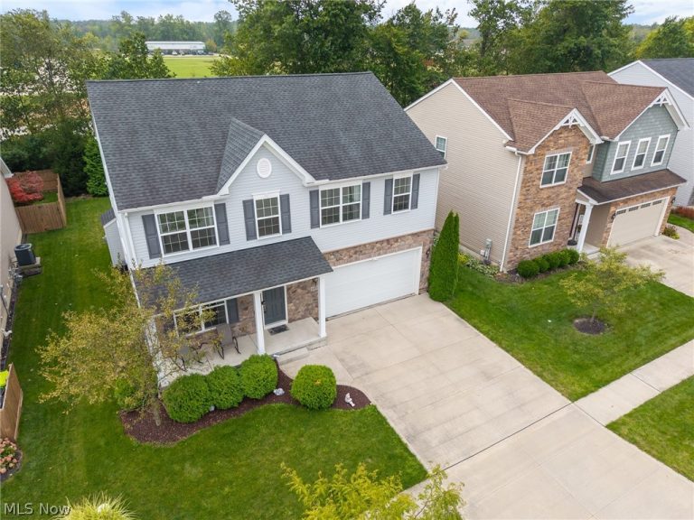 32825 Rebecca Lane, Avon Lake, OH - Photo 3