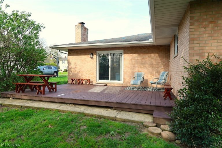 6663 Donna Rae Drive, Seven Hills, OH - Photo 4