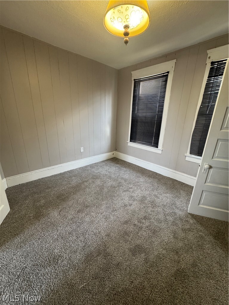 9316 Raymond Avenue, Cleveland, OH - Photo 8