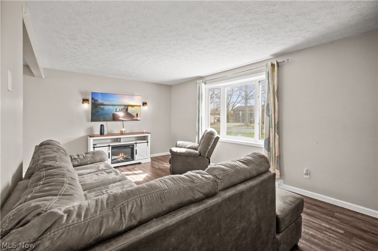 49 Hillcrest Drive, Willard, OH - Photo 4