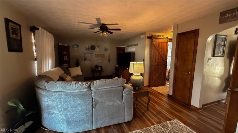 3800 Hanlin Way, Weirton, WV - Photo 5