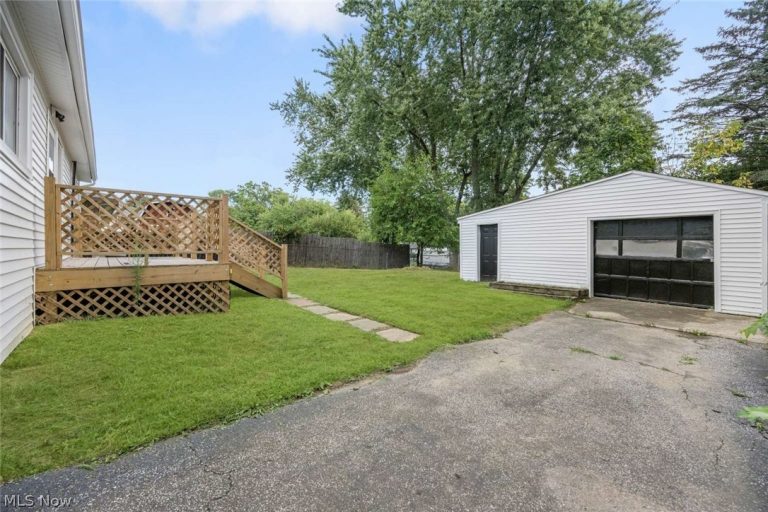 1357 Shanafelt Avenue, Akron, OH - Photo 4