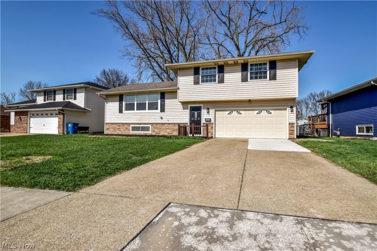 447 Saint Lawrence Boulevard, Eastlake, OH - Photo 2