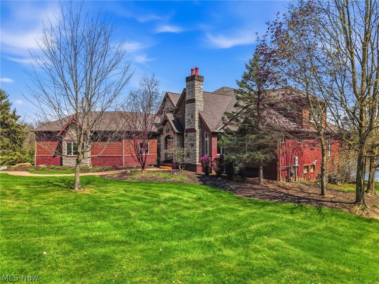 1803 Whisper Bluff Trail, Hinckley, OH - Photo 8