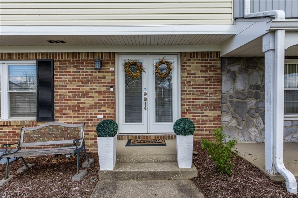 3631 Kenwood Drive, Uniontown, OH