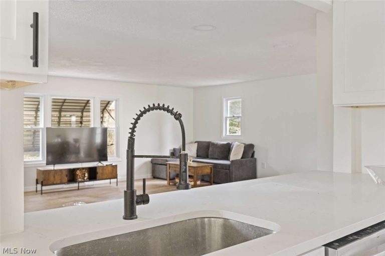 1426 Westover Road, Cleveland Heights, OH - Photo 8