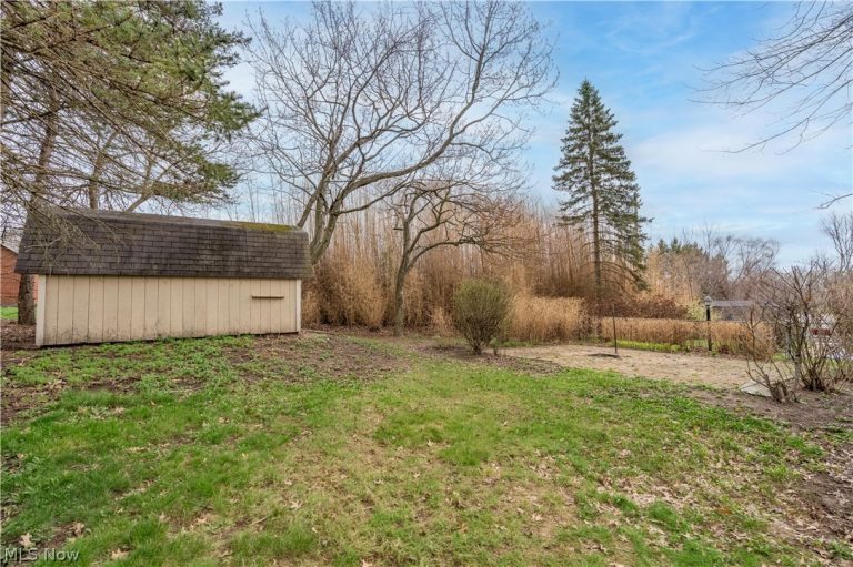 210 Cypress Avenue, Louisville, OH - Photo 5