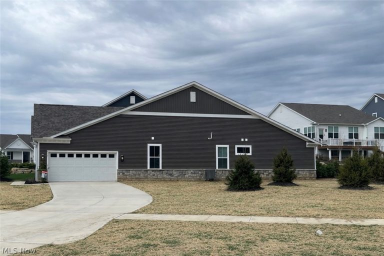 913 Arthur Trail, Aurora, OH - Photo 3
