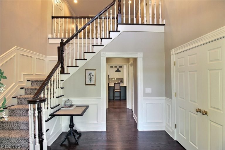 20962 Sydenham Road, Shaker Heights, OH - Photo 2