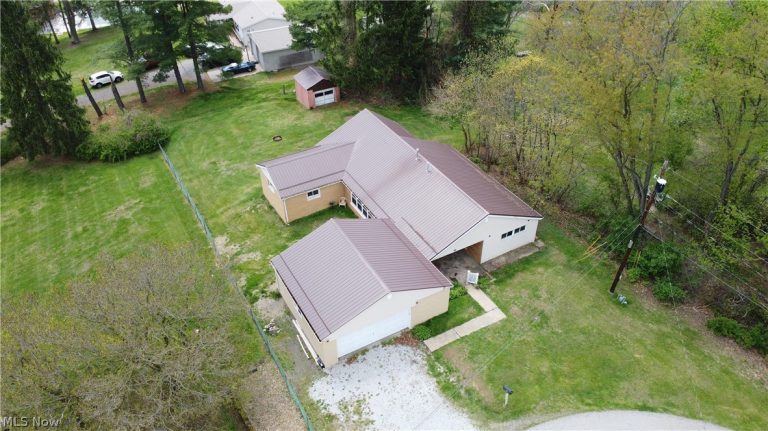 146 Brown Road, Follansbee, WV - Photo 4