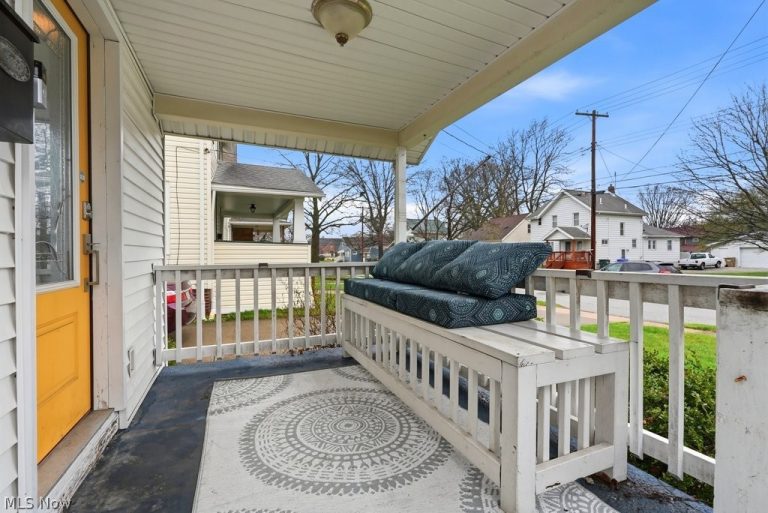 212 Marguerite Avenue, Cuyahoga Falls, OH - Photo 3