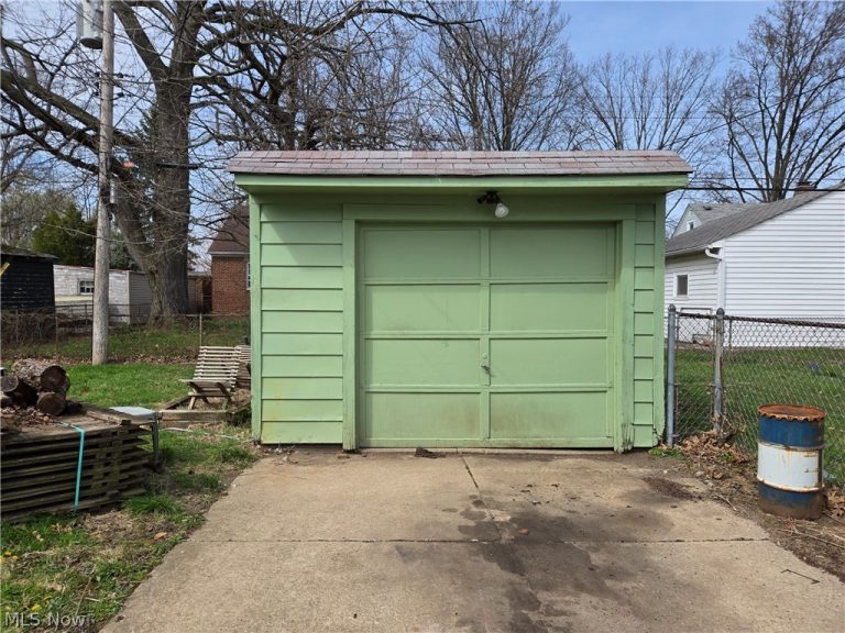 12416 Mortimer Avenue, Cleveland, OH - Photo 3