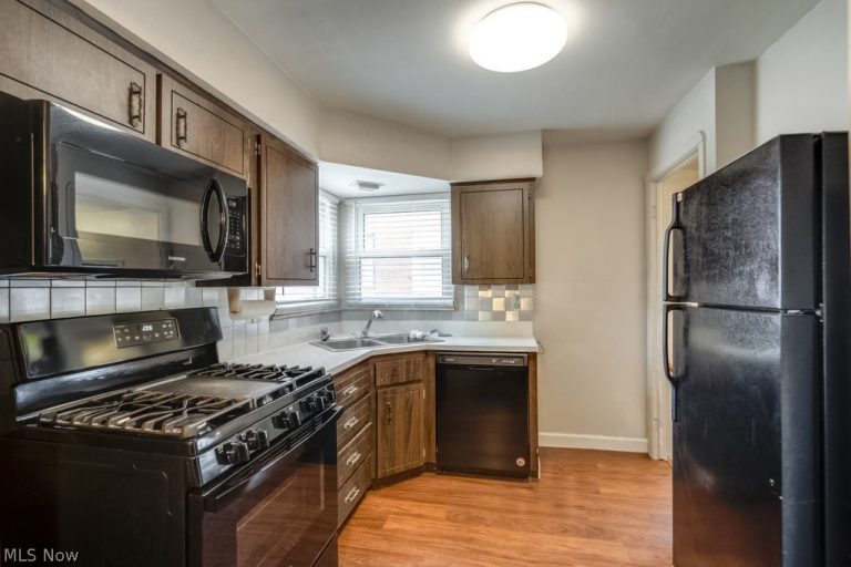 6710 Ackley Road, Parma, OH - Photo 2