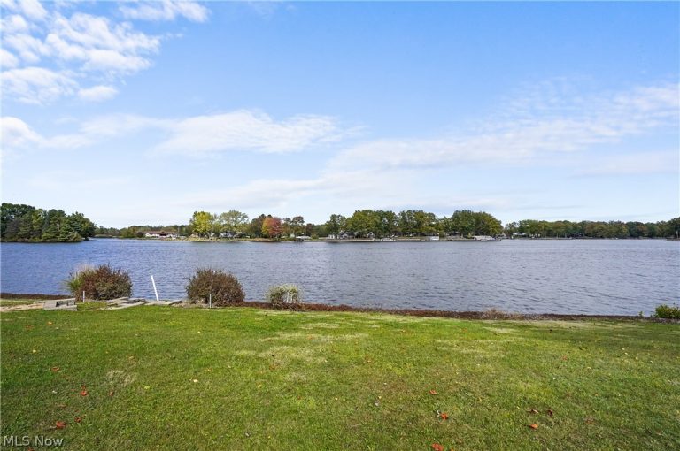 410 Geneva Point, Roaming Shores, OH - Photo 3