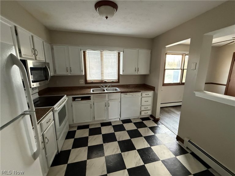 912 Pearson Circle #5, Boardman, OH - Photo 4