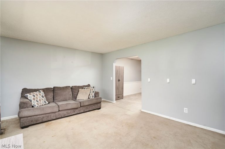 917 Proehl Drive, Barberton, OH - Photo 4