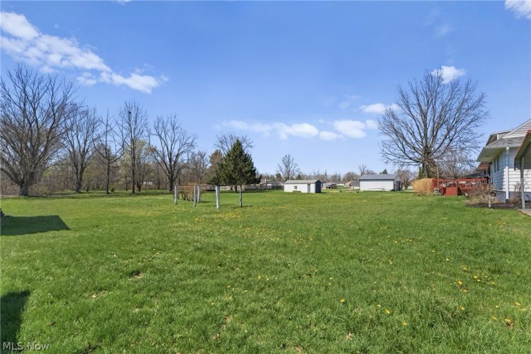 4423 Broadway Avenue, Louisville, OH - Photo 6