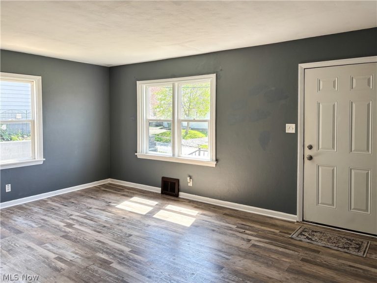 2455 Albrecht Avenue, Akron, OH - Photo 3