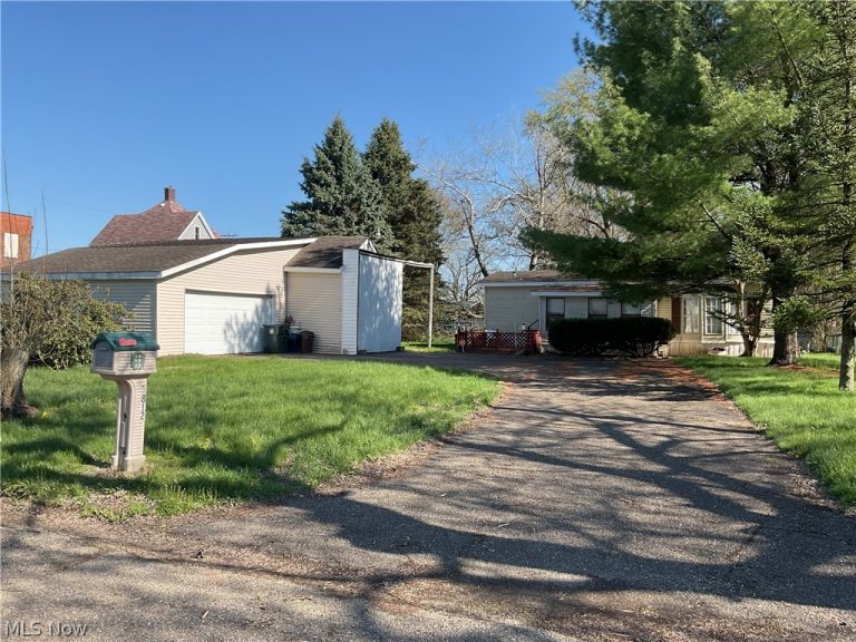 3812 Mahoning Road, Canton, OH - Photo 5