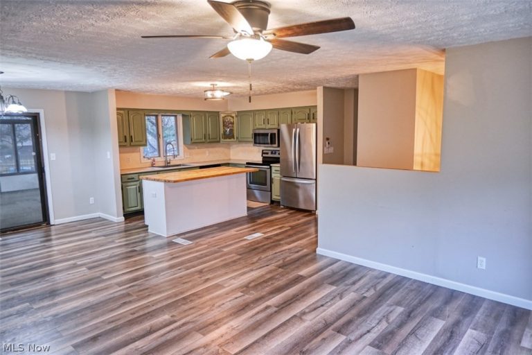 11371 Sagebrush Avenue, Uniontown, OH - Photo 2