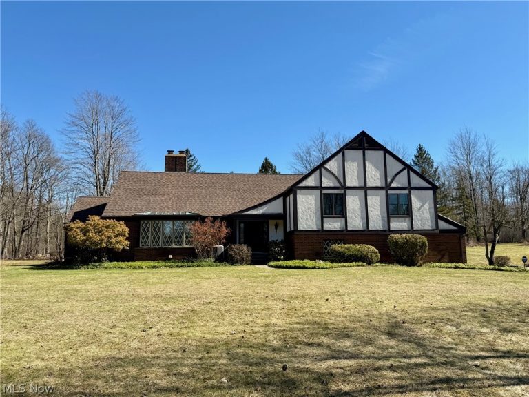 11469 Fowlers Mill Road, Chardon, OH, 44024