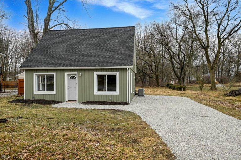 2255 Lake Road, Akron, OH, 44312