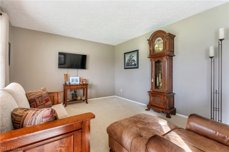 3217 Creekside Drive, Norton, OH - Photo 8