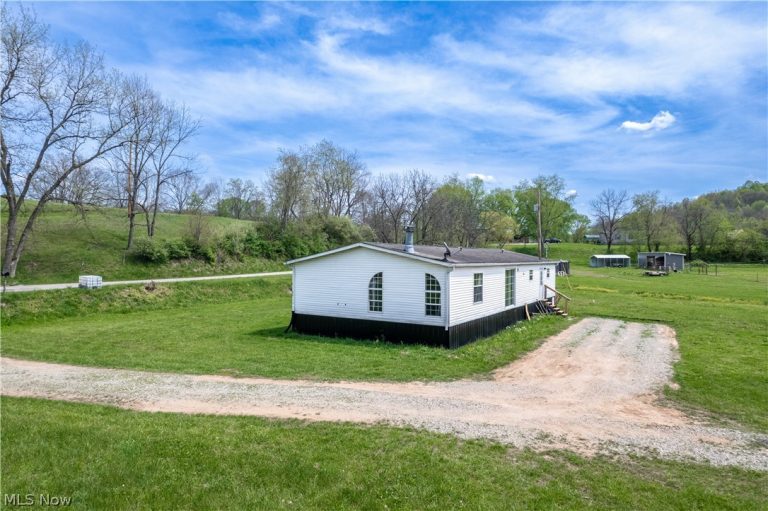 5762 Wadesville Road, Belleville, WV - Photo 3