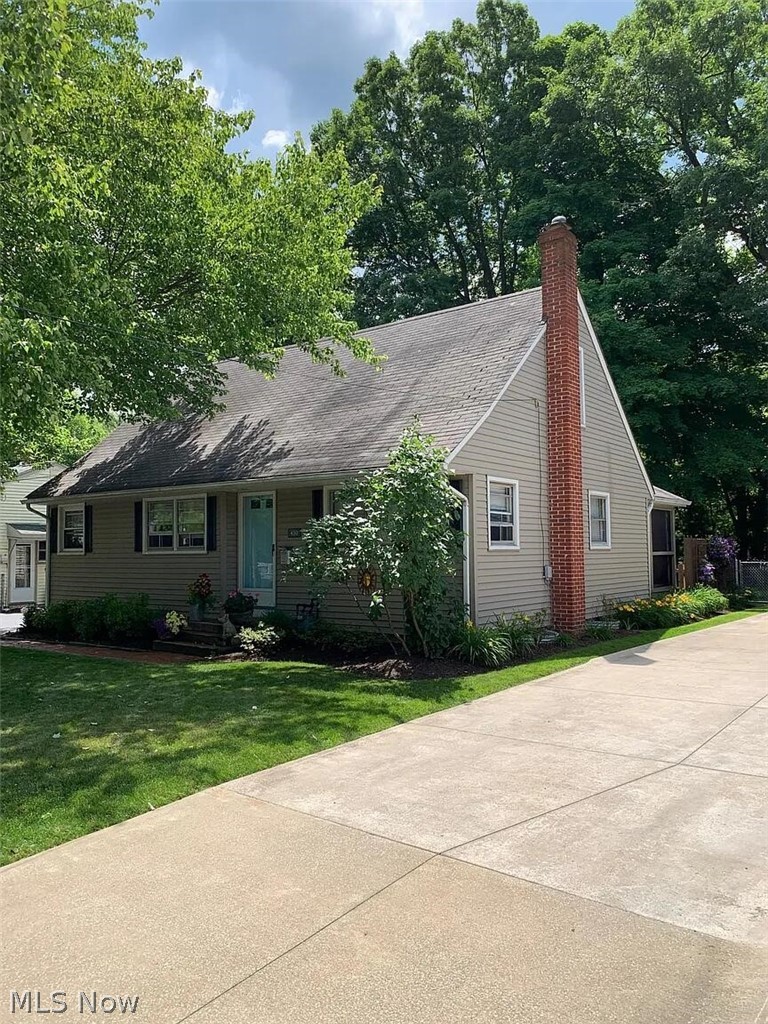 450 Bell Street, Chagrin Falls, OH - Photo 2