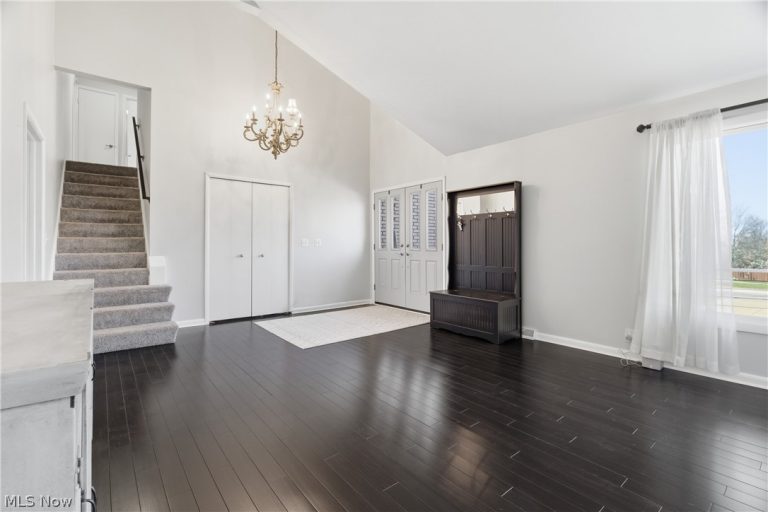 13901 Bennington Boulevard, Middleburg Heights, OH - Photo 5