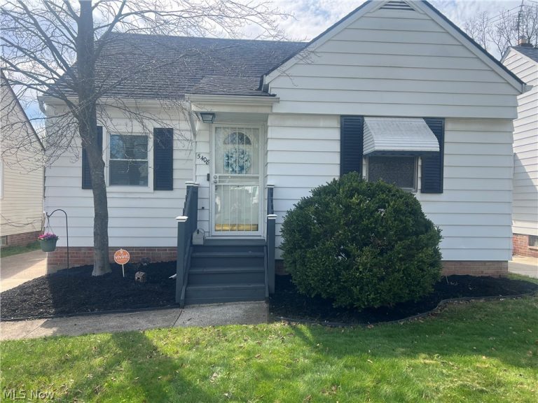 5408 Oakwood Avenue, Maple Heights, OH - Photo 2